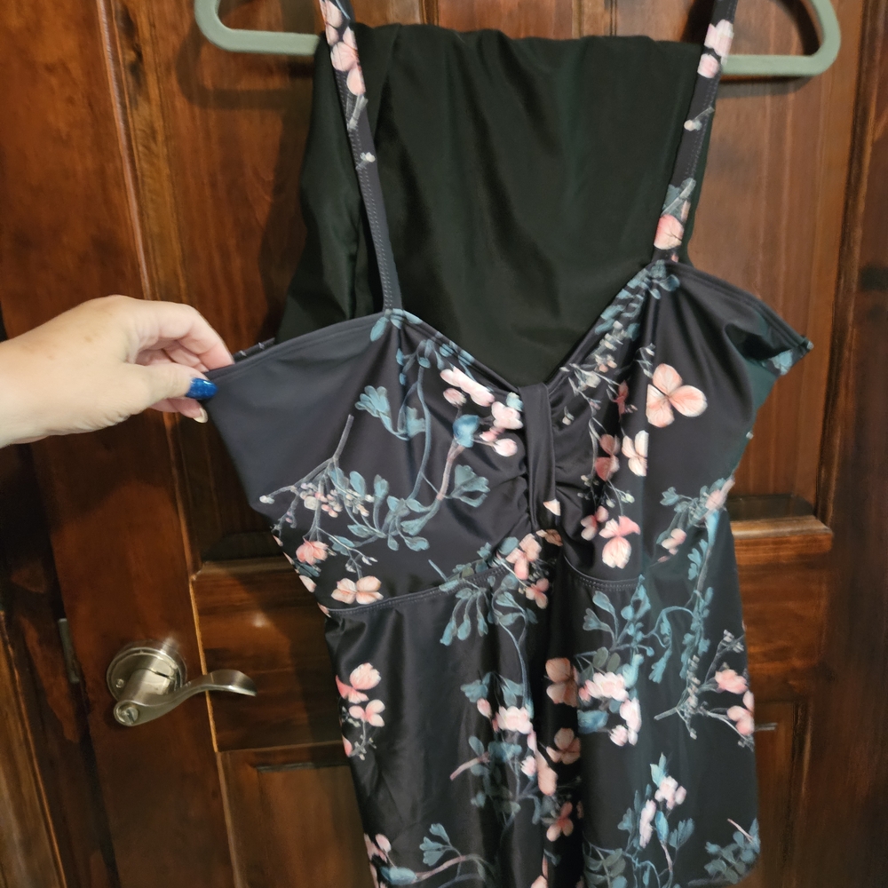 SHEIN Black Floral Swim Dress
